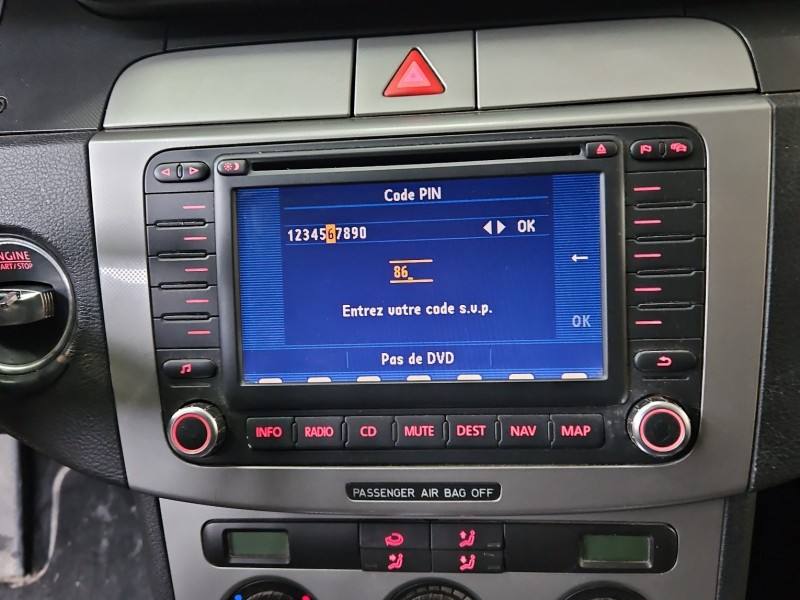 Штатна магнітола радіо Volkswagen Passat B6 1K0035198A