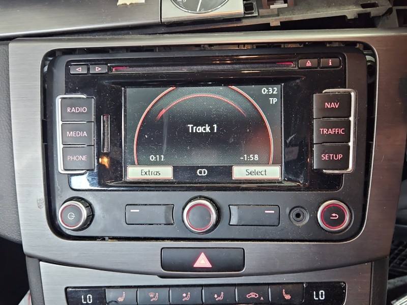 Штатна магнітола радіо Volkswagen Passat B7 3C8035279S