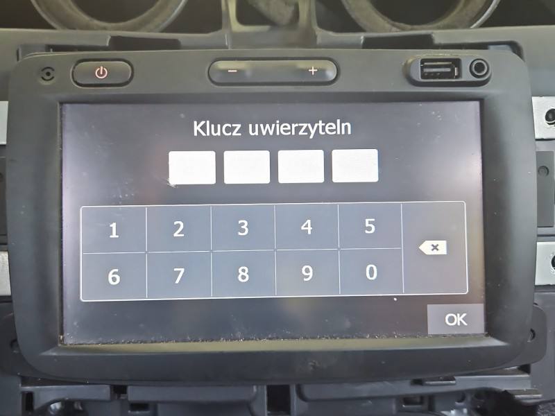 Штатная магнитола радио Dacia Sandero 281158904R