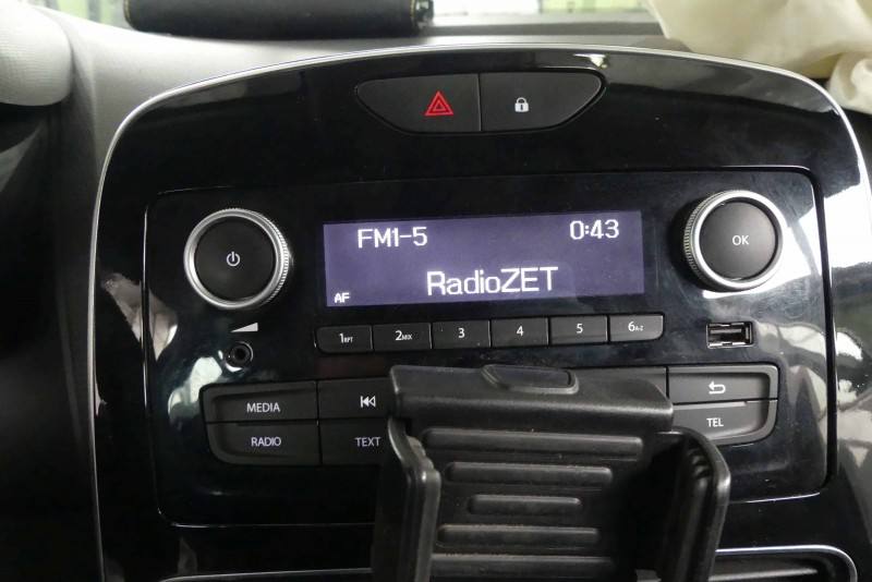 Штатна магнітола радіо Renault Clio 281158838R — фото деталі 8