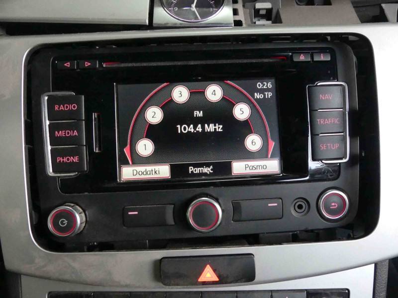 Штатна магнітола радіо Volkswagen Passat B7 3C0035279J
