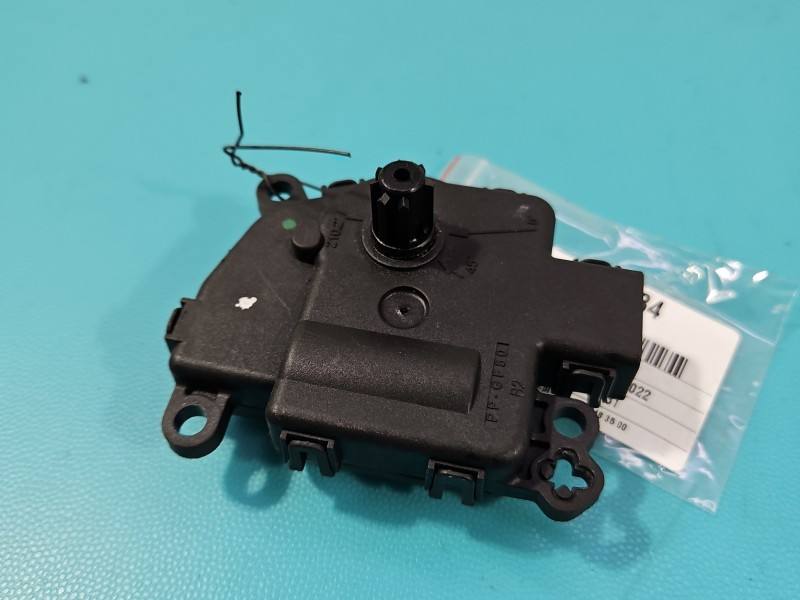 Моторчик заслонки печки Ford Mondeo DG9H-19E616-AA