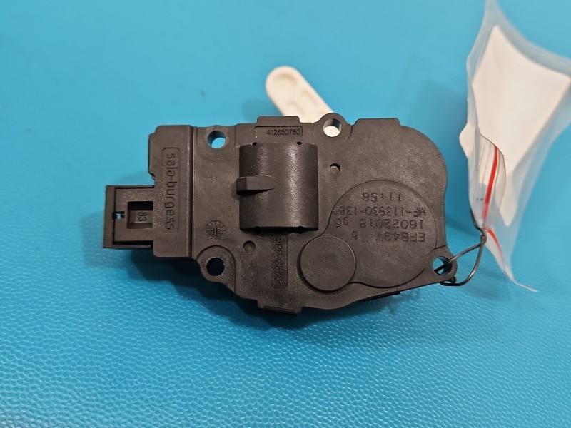 Моторчик заслінки пічки Jaguar F Pace 412650750 — фото деталі 2