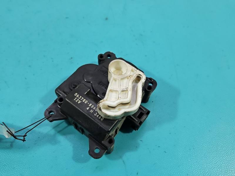Моторчик заслінки пічки Toyota Land Cruiser 063700-8860