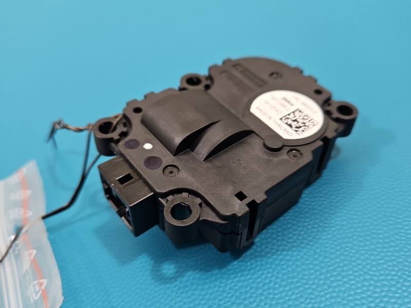 Моторчик заслонки печки BMW IX3 G08 T901288-C