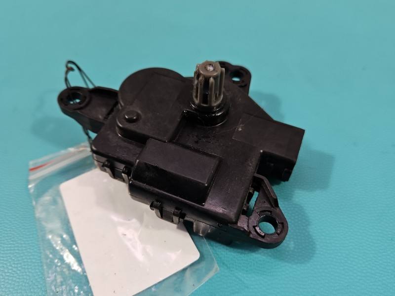 Моторчик заслонки печки Kia Niro D267-CWFAB01