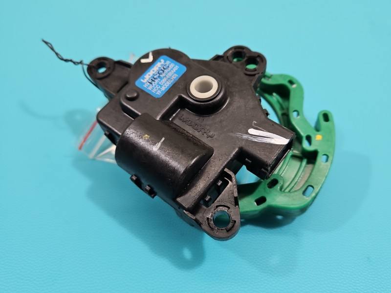 Моторчик заслінки пічки Kia Ceed D266-EB9AA01