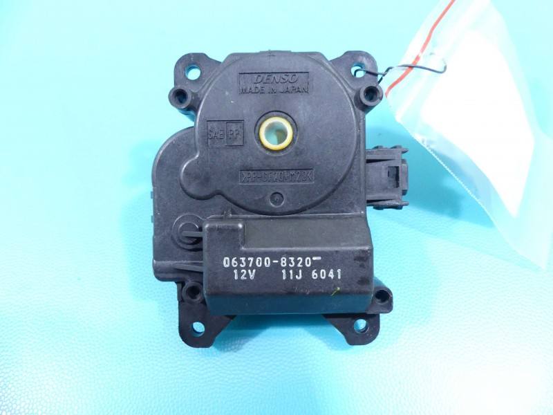 Моторчик заслінки пічки Toyota Rav4 063700-8320