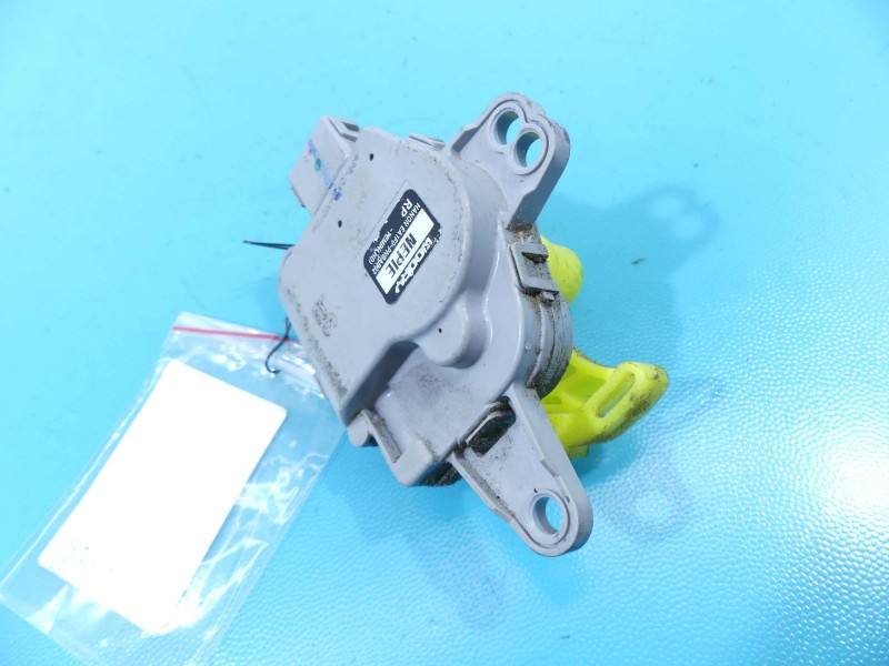 Моторчик заслінки пічки Kia Carens EA1F0-PNBAB02
