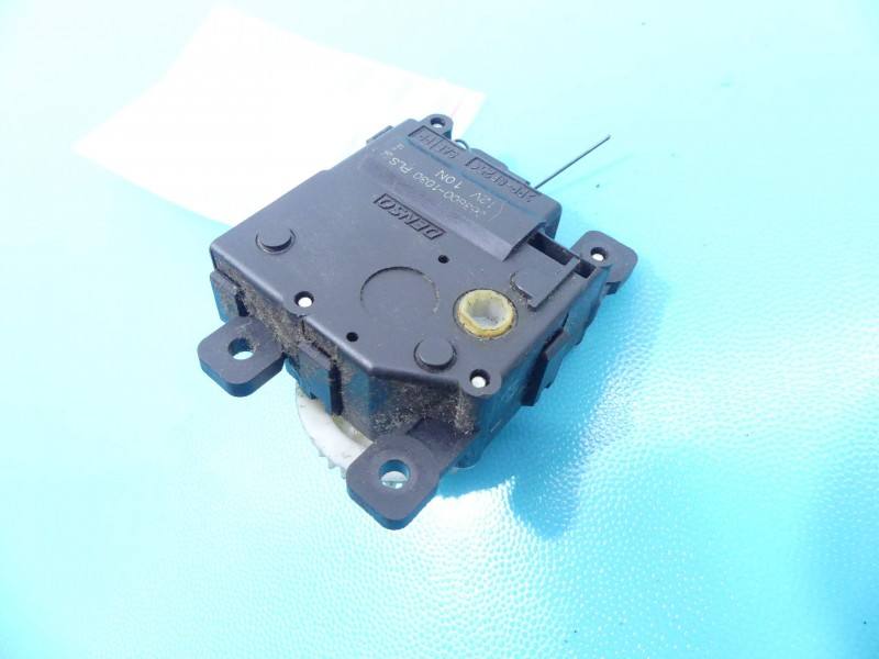 Моторчик заслінки пічки Toyota Yaris 3 063800-1030