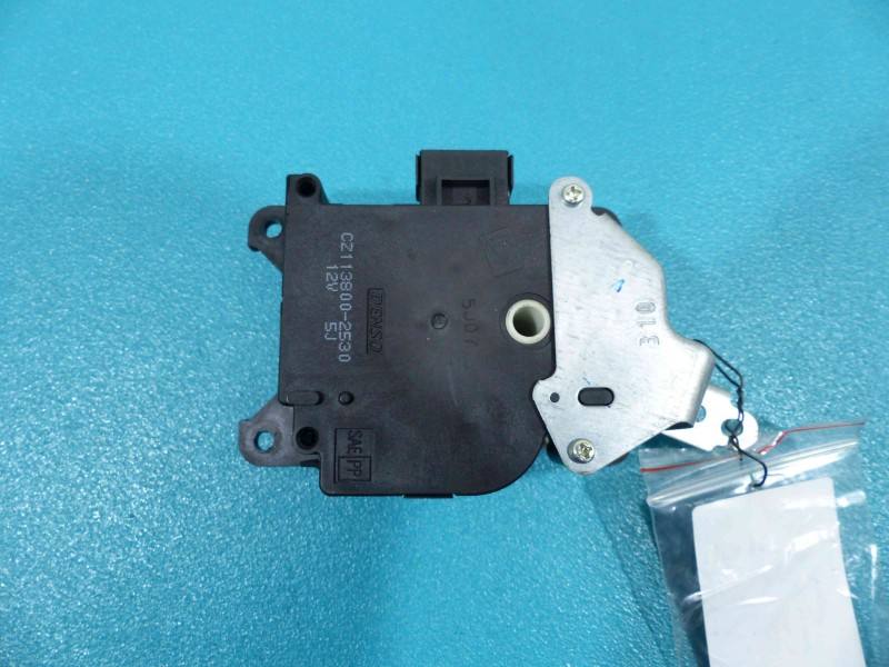 Моторчик заслонки печки Suzuki Sx4 113800-2530