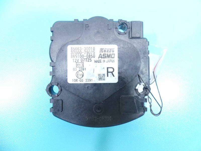 Моторчик люка Toyota Avensis T27 85663-30010 — фото деталі 4