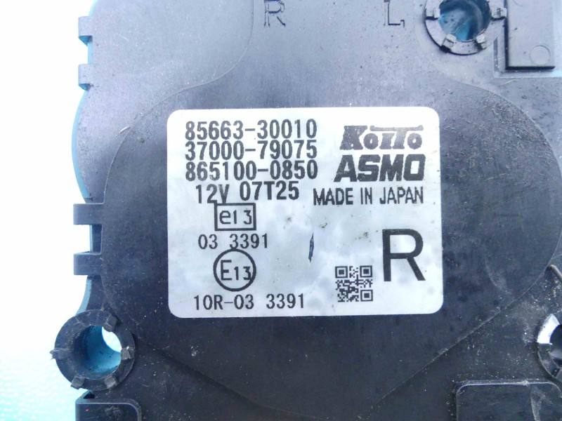 Моторчик люка Toyota Avensis T27 85663-30010 — фото деталі 5