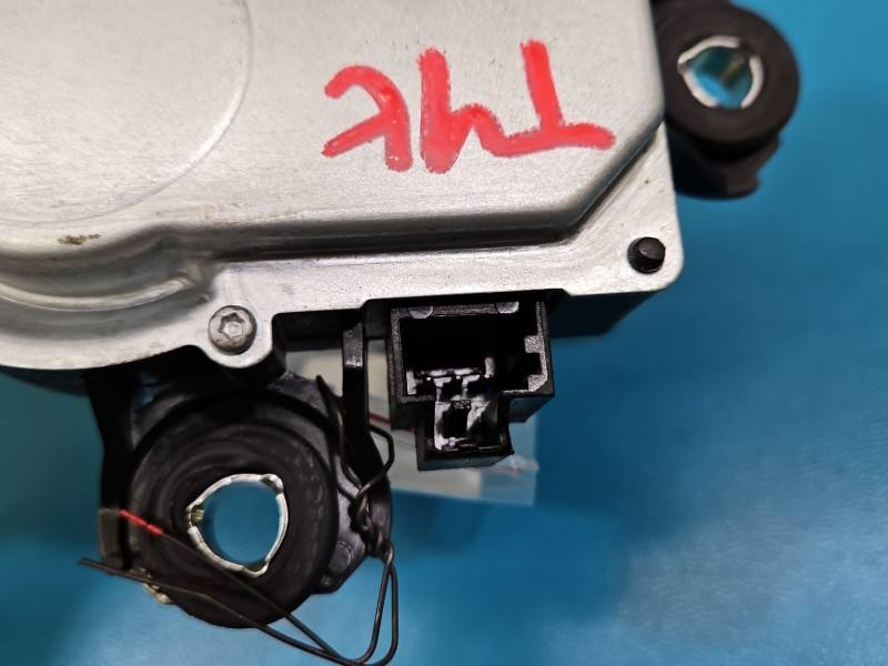 Моторчик двірників Volvo C30 53028312 — фото деталі 5