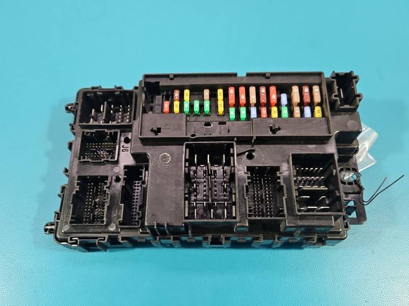 Блок предохранителей Ford Mondeo A2C758706030000