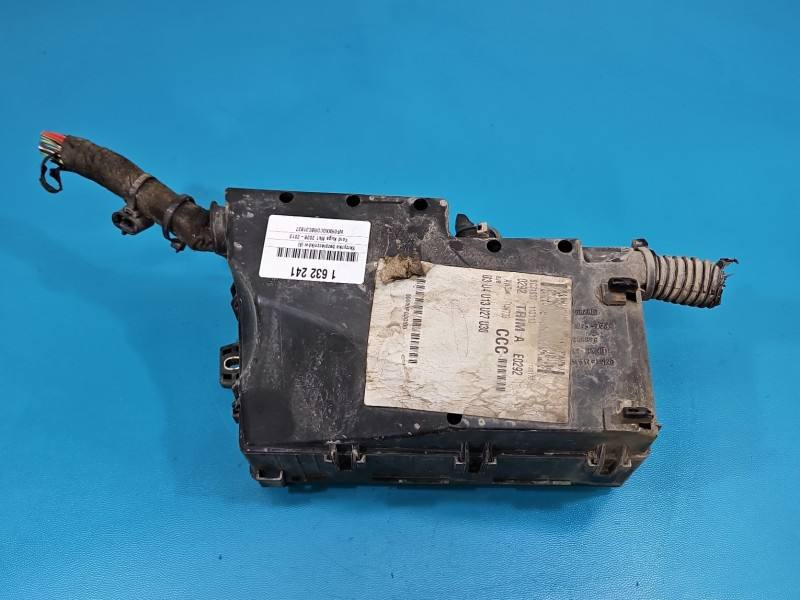 Блок предохранителей Ford Kuga 3M5T-14A142-AB — фото детали 3