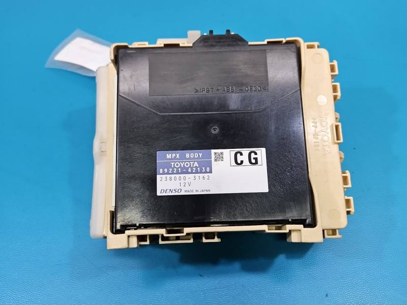Блок предохранителей Toyota Rav4 89221-42130 — фото детали 4
