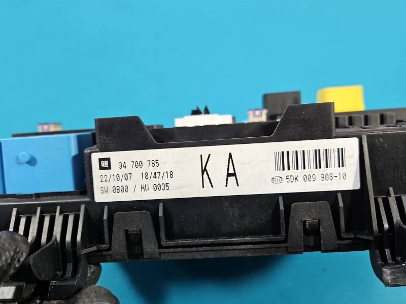 Блок предохранителей Opel Astra H 94700785 — фото детали 5