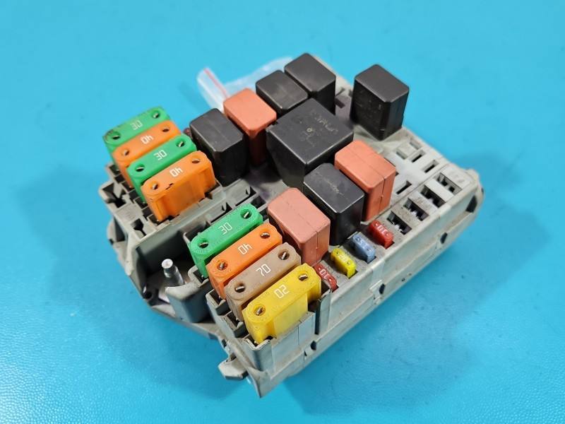 Блок запобіжників Fiat Linea 51799847