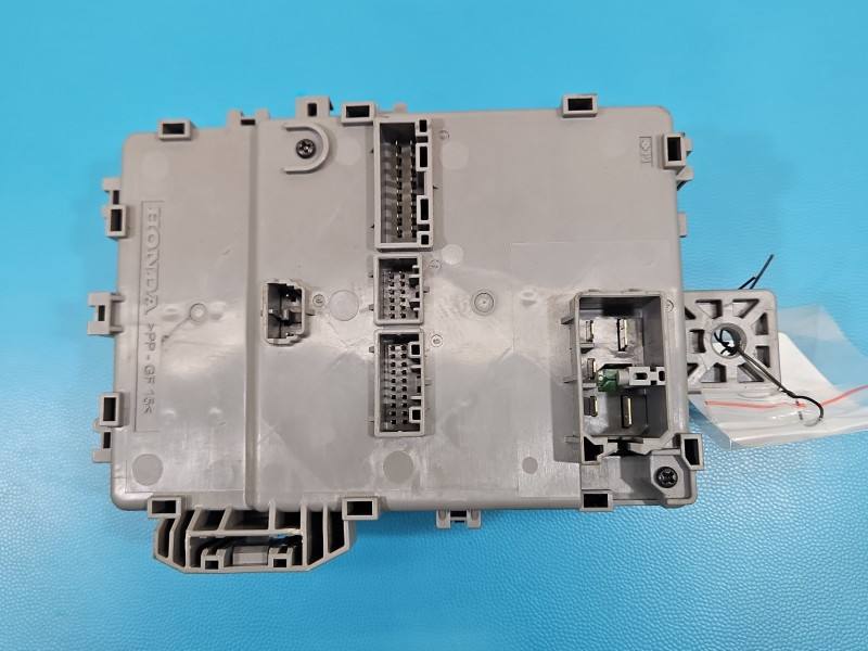 Блок предохранителей Honda CR-V TNY-G010 — фото детали 4