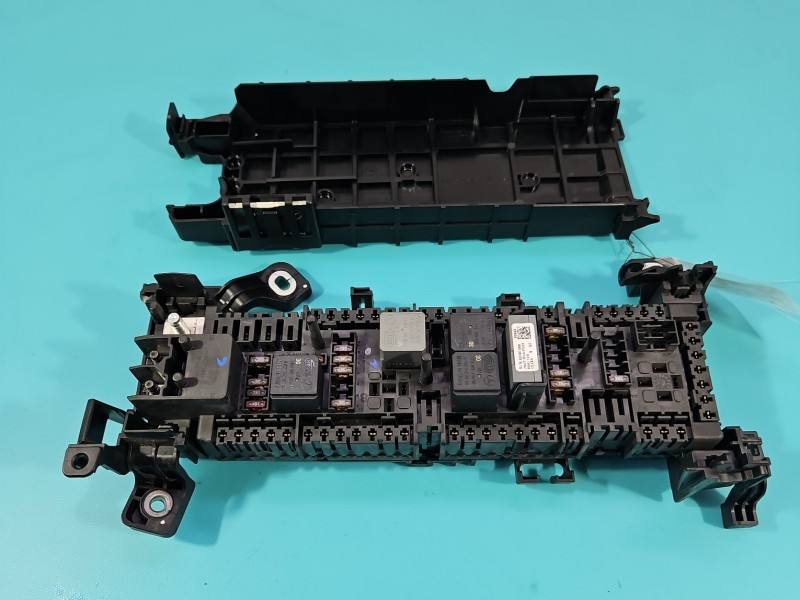 Блок запобіжників Mercedes CLA C118 A2465400240
