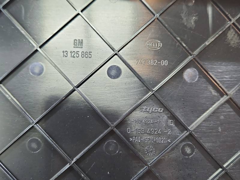 Блок запобіжників Opel Zafira B 5DK008668-38 — фото деталі 7