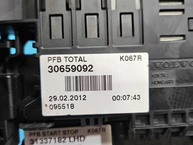 Блок предохранителей Volvo XC60 30659046 — фото детали 7