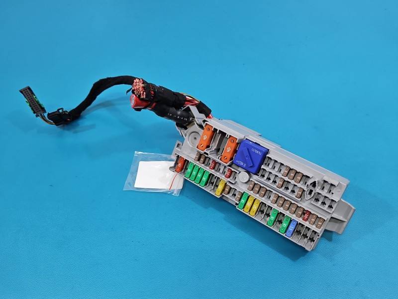 Блок предохранителей BMW 5 G30 9350313-02