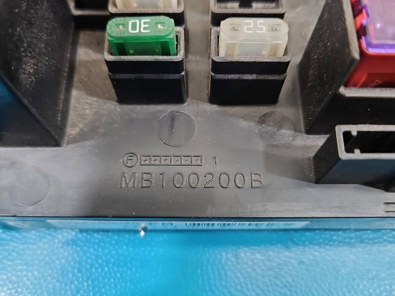 Блок предохранителей Subaru Forester 82241SG050 — фото детали 3