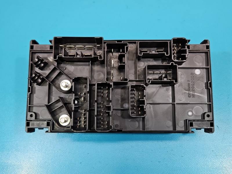 Блок предохранителей Subaru Forester 82241SG050 — фото детали 5