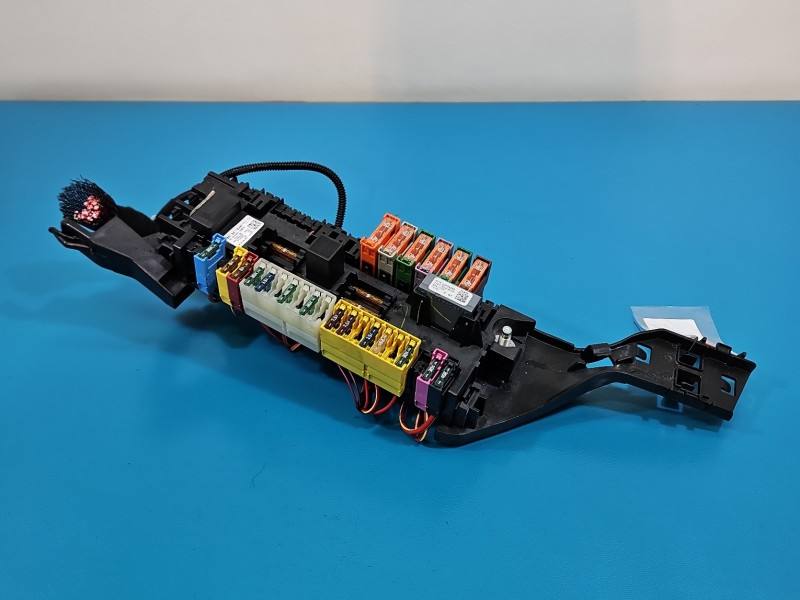 Блок запобіжників Mercedes GL X166 A1665402350