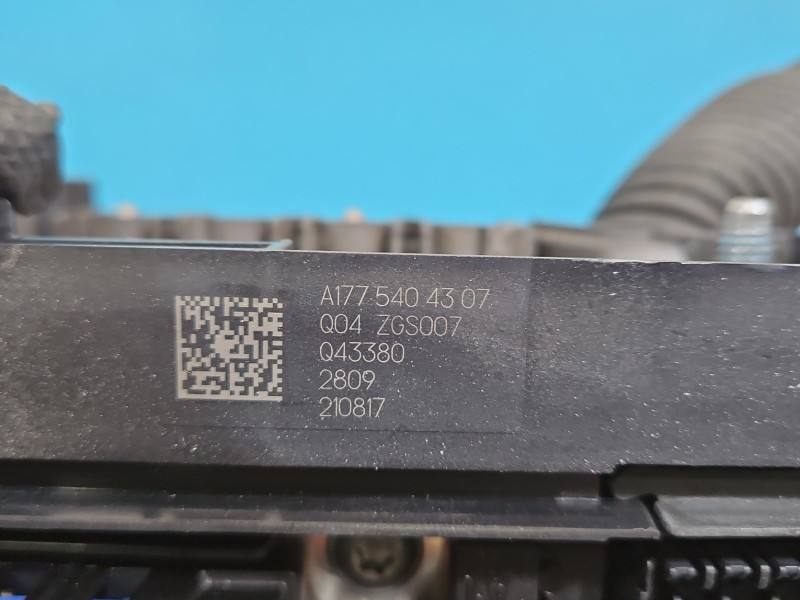 Блок запобіжників Mercedes A W177 A1775404307 — фото деталі 4