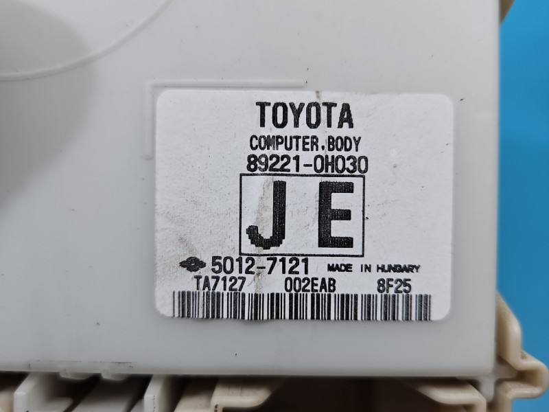 Блок предохранителей Toyota Aygo 89221-0H030 — фото детали 3