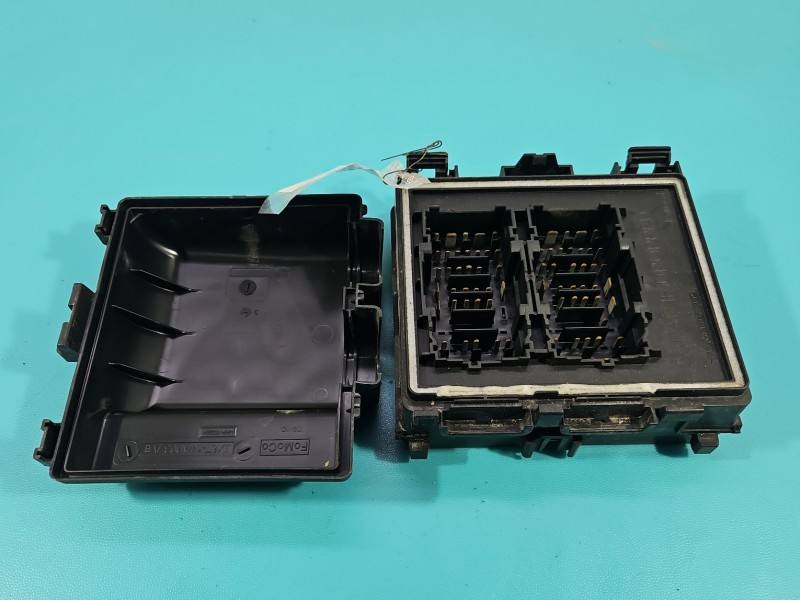 Блок запобіжників Ford Focus 9581132549