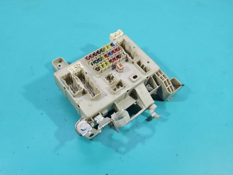 Блок запобіжників Toyota Land Cruiser 05836D14D