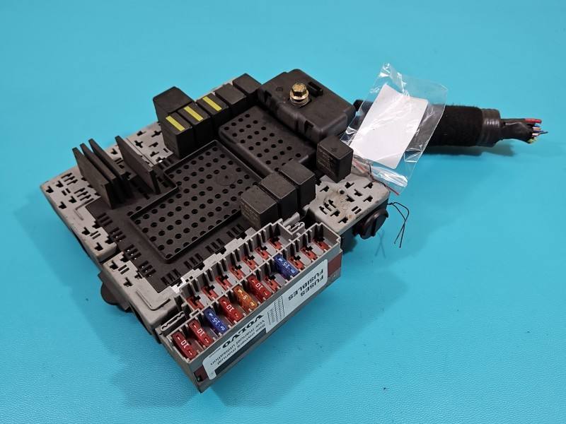 Блок предохранителей Volvo S60 8676286