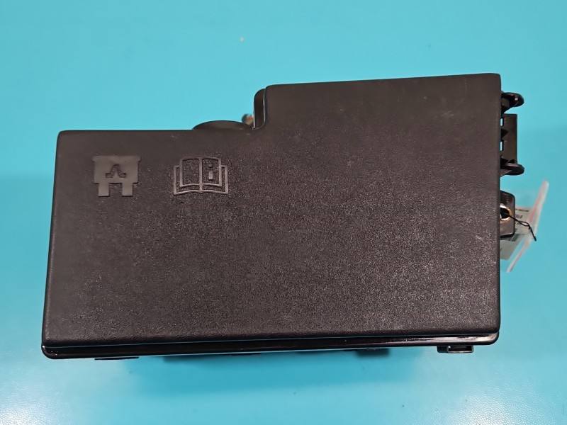 Блок предохранителей Ford Focus EM5T-14K733-BGA — фото детали 2