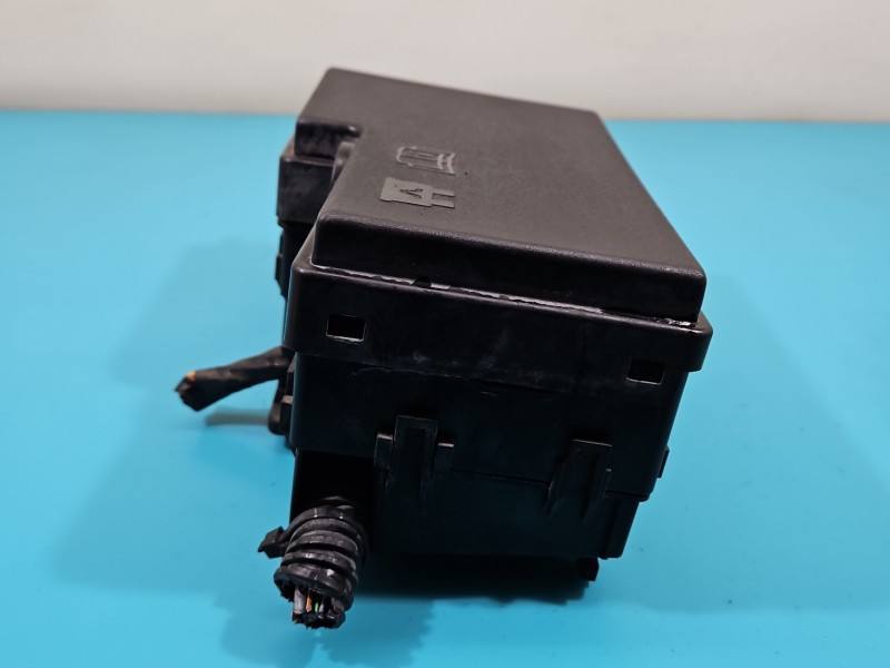 Блок предохранителей Ford Focus EM5T-14K733-BGA — фото детали 5