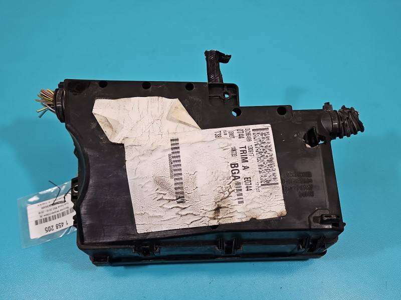 Блок предохранителей Ford Focus EM5T-14K733-BGA — фото детали 8