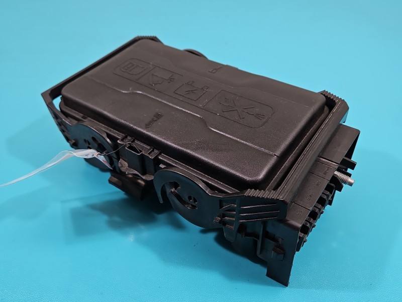 Блок запобіжників Opel Insignia 39200663