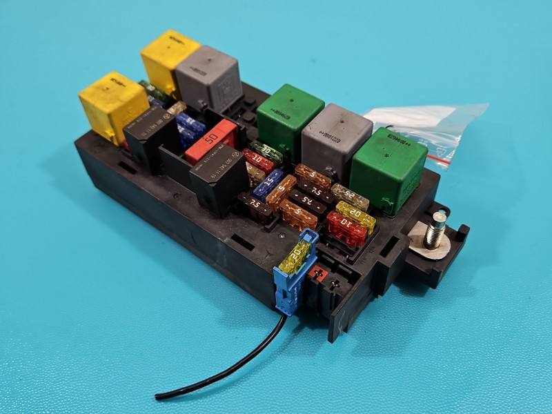 Блок предохранителей Mercedes ML W164 A1645402972