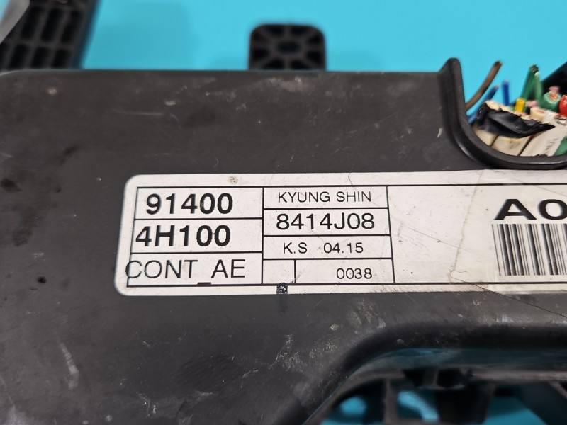 Блок предохранителей Hyundai H1 91400-4H100 — фото детали 6