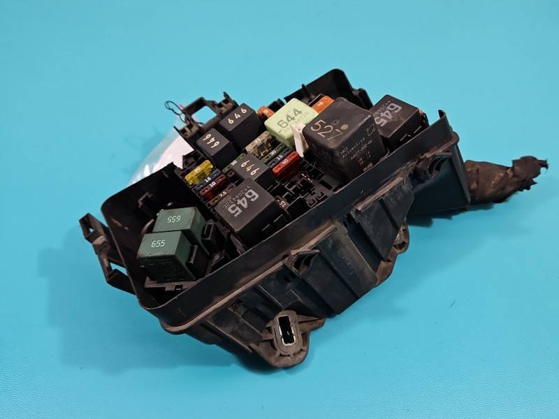 Блок запобіжників Volkswagen Caddy 5R3907361