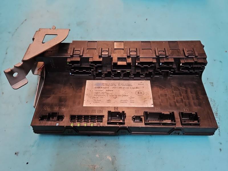 Блок предохранителей Mercedes E W211 A2115452101