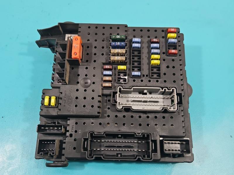Блок предохранителей Volvo XC90 8676391