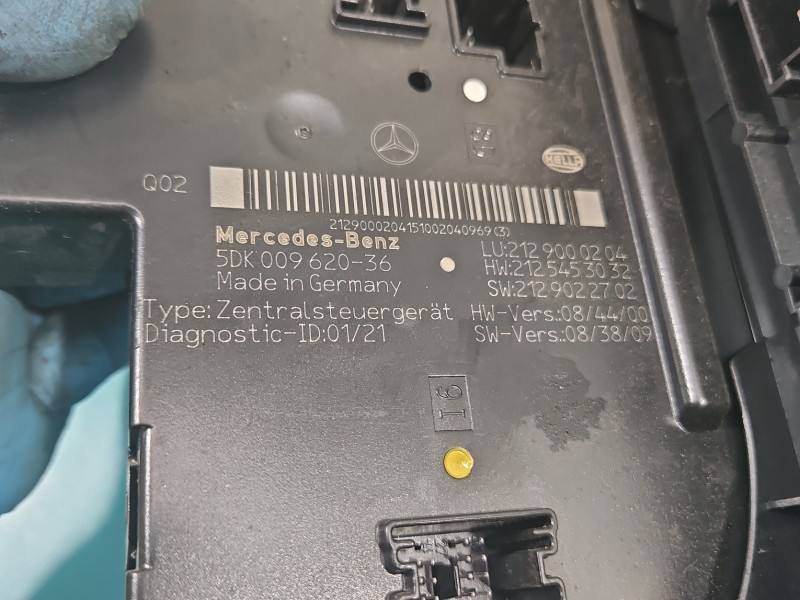 Блок предохранителей Mercedes E W212 2129000204 — фото детали 5