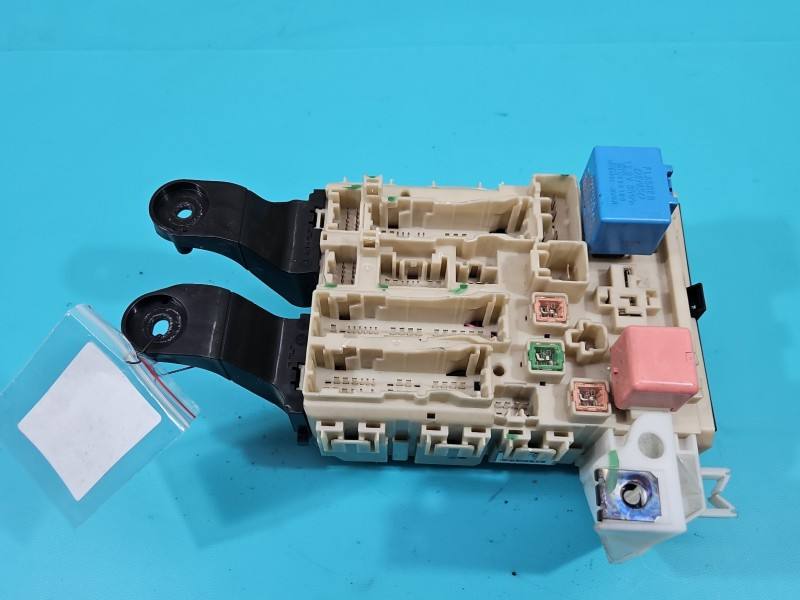 Блок предохранителей Toyota Avensis T27 82730-05140-C