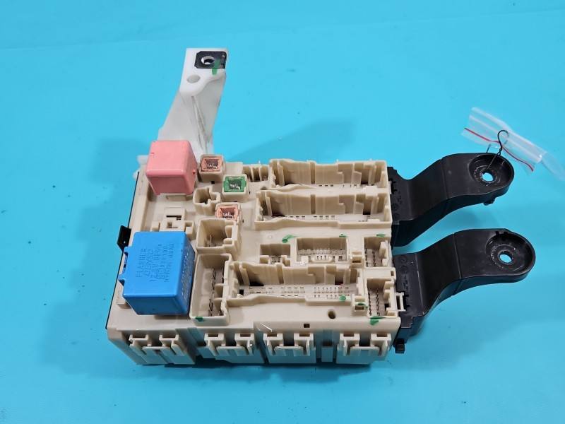Блок предохранителей Toyota Avensis T27 82730-05140-C — фото детали 2