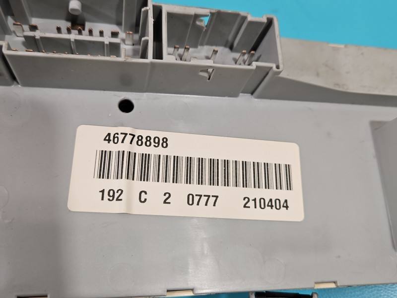 Блок предохранителей Fiat Stilo 51715862 — фото детали 6