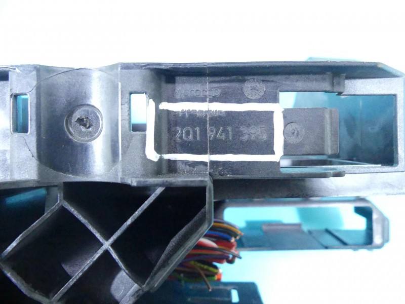 Блок предохранителей Seat Ibiza 2Q0937615A — фото детали 7